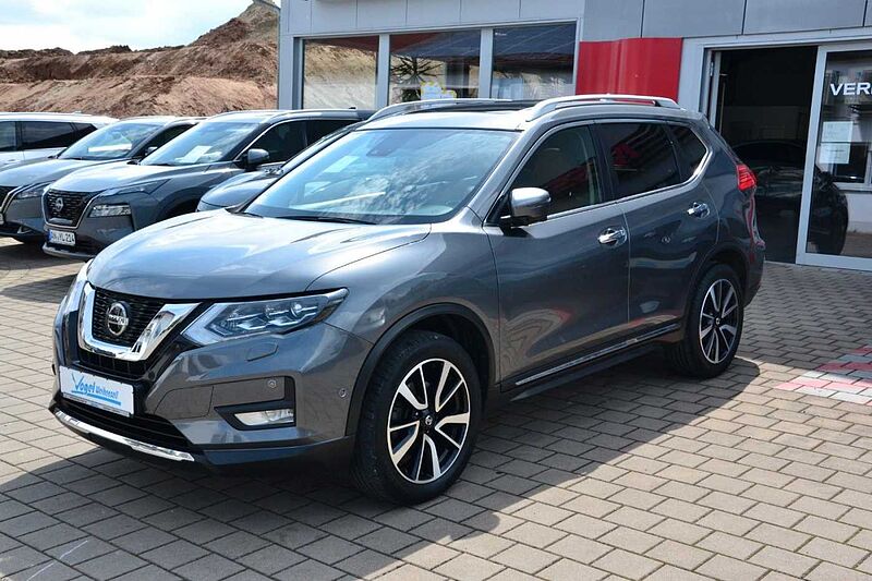 Nissan X-Trail Tekna 4x4, Panorama, AHK, top-Zustand!