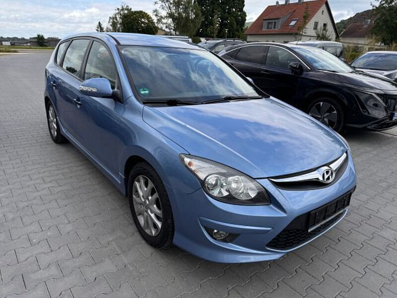 Hyundai i30 cw KLIMAAUTO. PDC SITZHEIZUNG