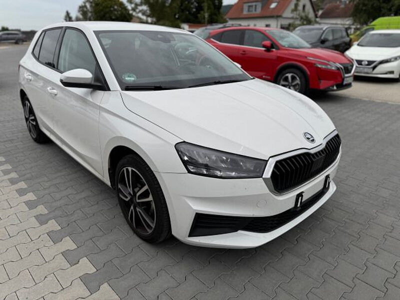 SKODA Fabia Ambition 80PS PDC SITZHEIZUNG CARPLAY