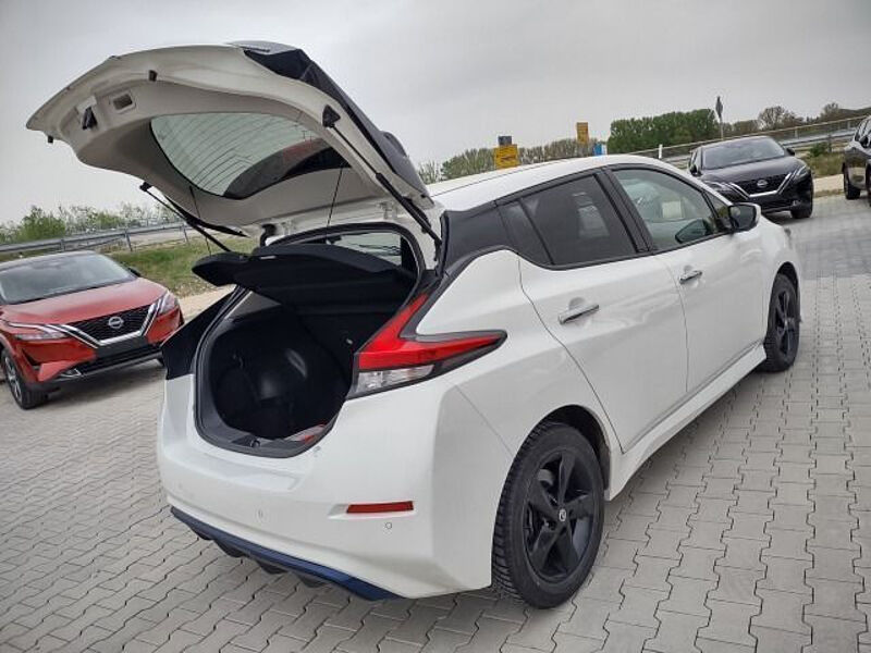 Nissan Leaf N-Connecta 40KW Winter / LED / NAVI / AVM