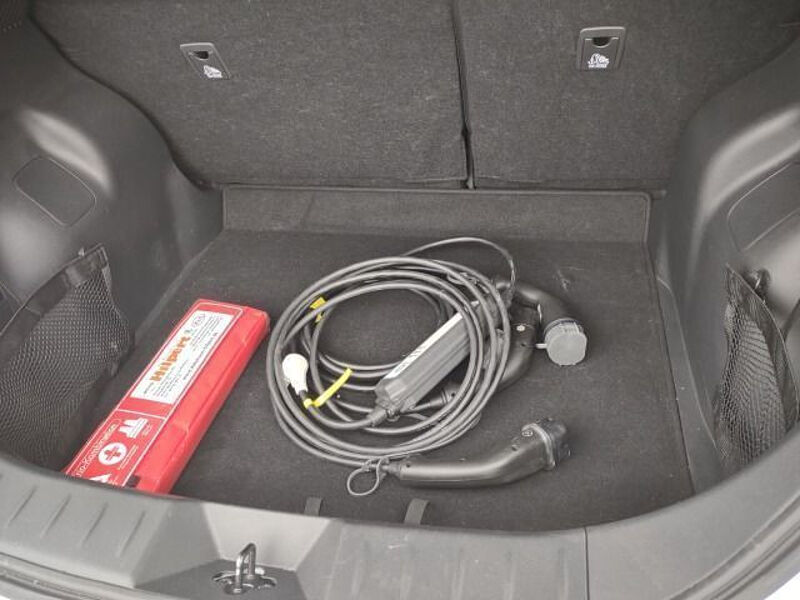 Nissan Leaf N-Connecta 40KW Winter / LED / NAVI / AVM