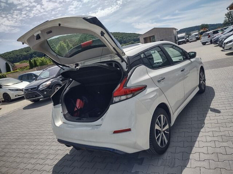 Nissan Leaf Acenta 40 KW Winter-Paket / Ganzjahresreifen