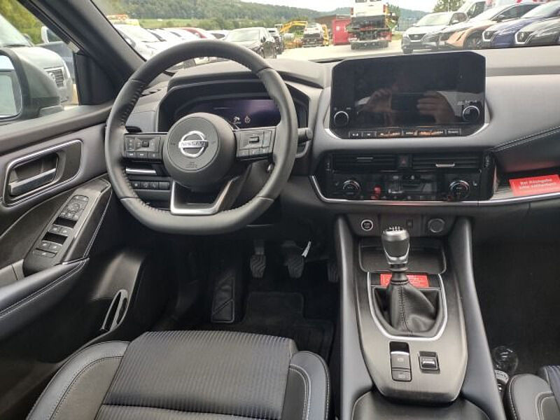 Nissan Qashqai Tekna 1.3 DIG-T 140PS / NAVI / Teilleder / ProPilot / 2Farben