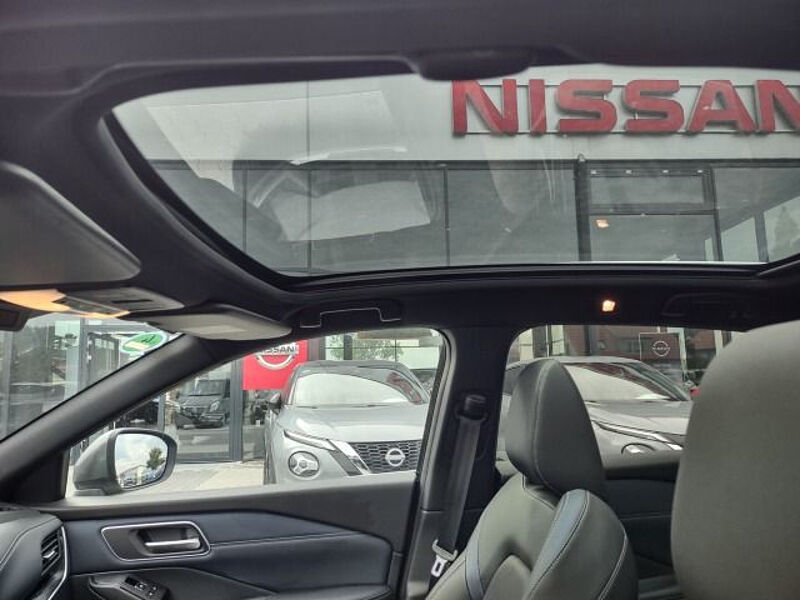 Nissan Qashqai Tekna 1.3 DIG-T 140PS / NAVI / Teilleder / ProPilot / 2Farben