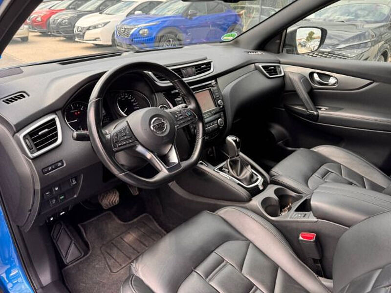 Nissan Qashqai Tekna+ 4x4 1,7dCI Xtronic LEDER AHK