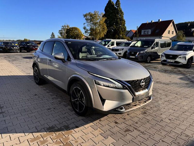 Nissan Qashqai Tekna 4x4 GLASDACH/BOSE/LED/HEADUP