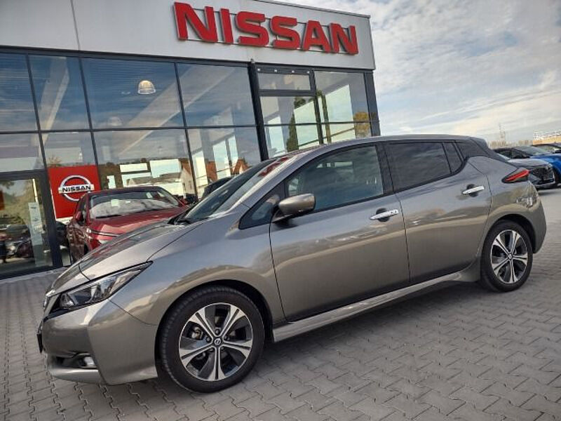 Nissan Leaf N-Connecta 40Kwh / Winterpaket / AVM / NAVI / 1.Hand