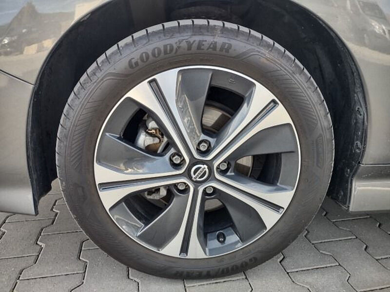 Nissan Leaf N-Connecta 40Kwh / Winterpaket / AVM / NAVI / 1.Hand