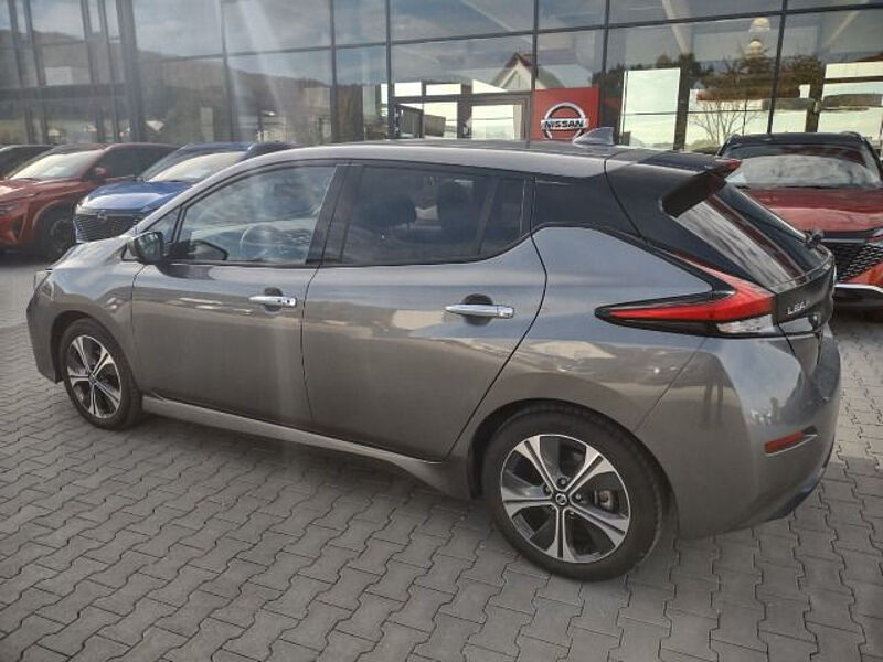 Nissan Leaf N-Connecta 40Kwh / Winterpaket / AVM / NAVI / 1.Hand