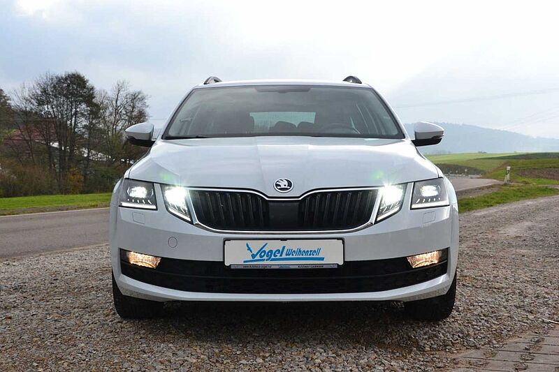 SKODA Octavia Combi Ambition