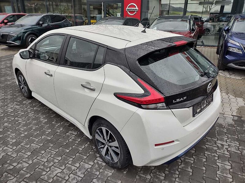 Nissan Leaf Acenta 40KW / AVM Kamera / Winterp. / PDC / Ganzjahresreif.