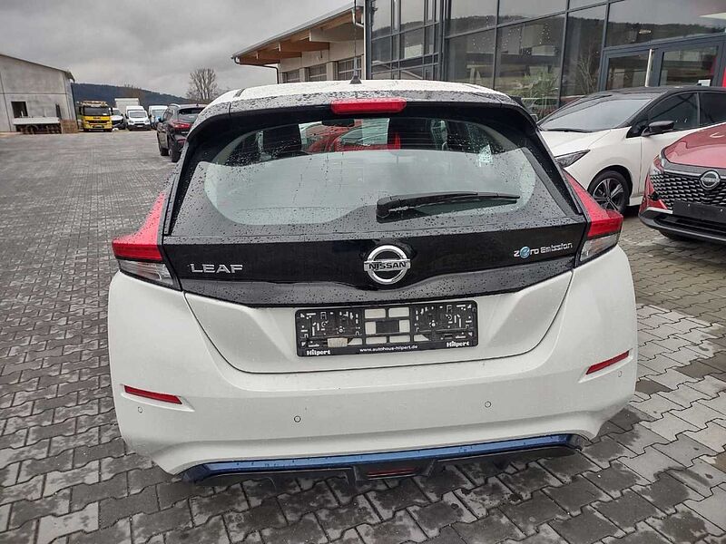 Nissan Leaf Acenta 40KW / AVM Kamera / Winterp. / PDC / Ganzjahresreif.