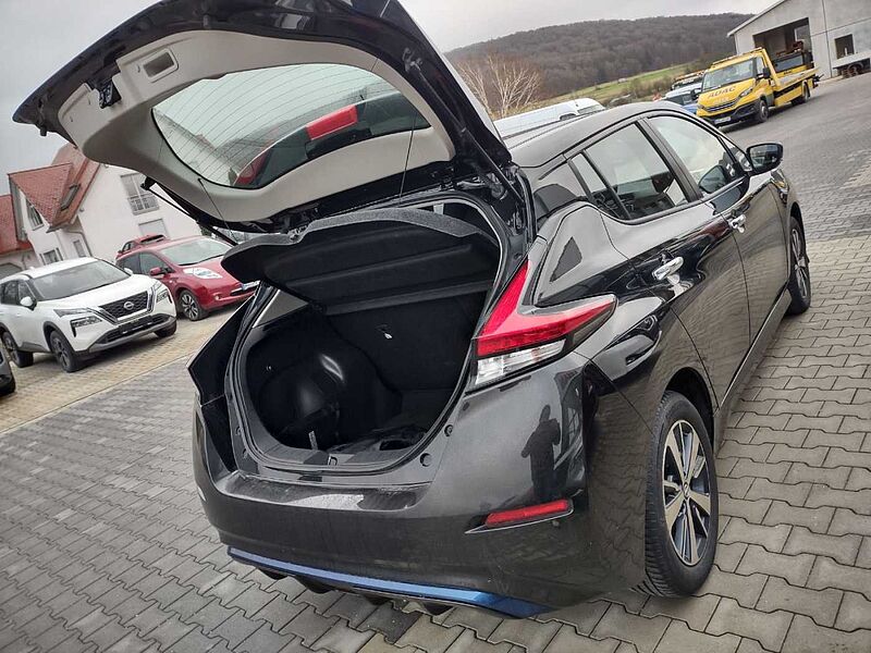 Nissan Leaf Acenta 40KW / WinterPaket / Kamera / DAB