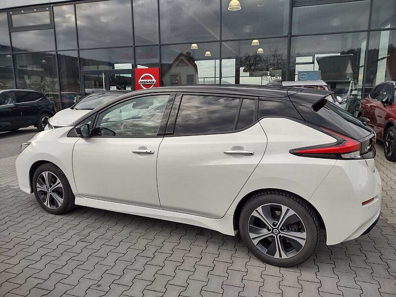 Nissan Leaf N-Connecta 40KW / NAVI / LED / Winter / AVM Kamera