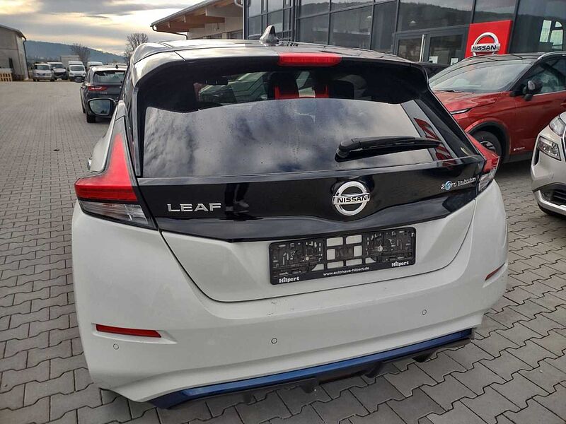 Nissan Leaf N-Connecta 40KW / NAVI / LED / Winter / AVM Kamera