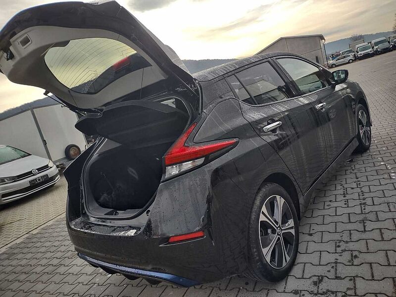 Nissan Leaf N-Connecta 40KW / NAVI / LED / Winter / AVM Kamera